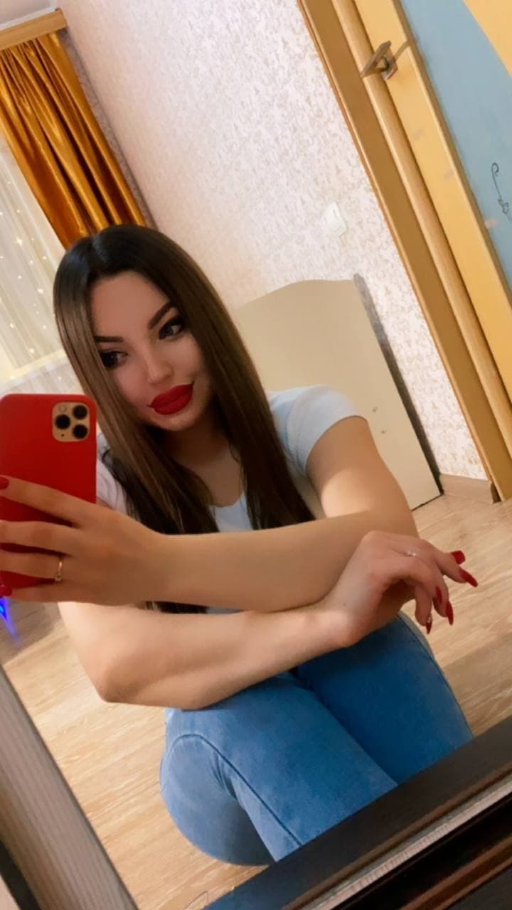Проститутка Алла Шатенка c 2 размером груди у метро Невский проспект СПб Фото - 1